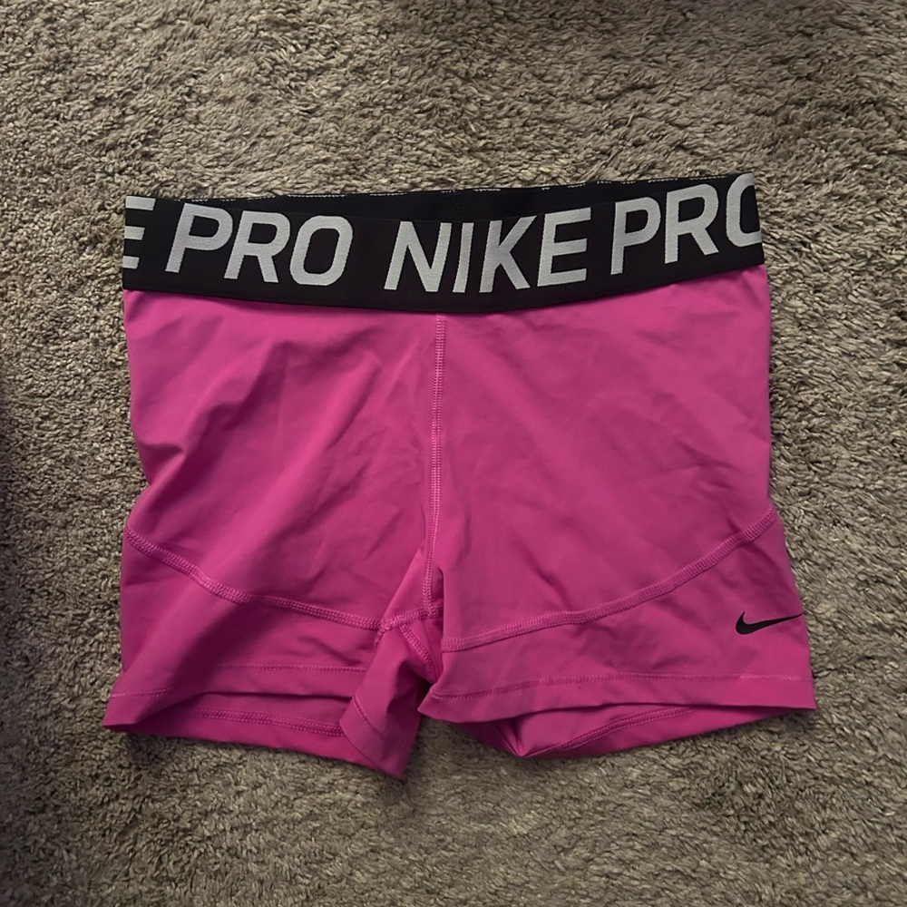 Nike Pro Women’s 3” training shorts hot pink NWOT